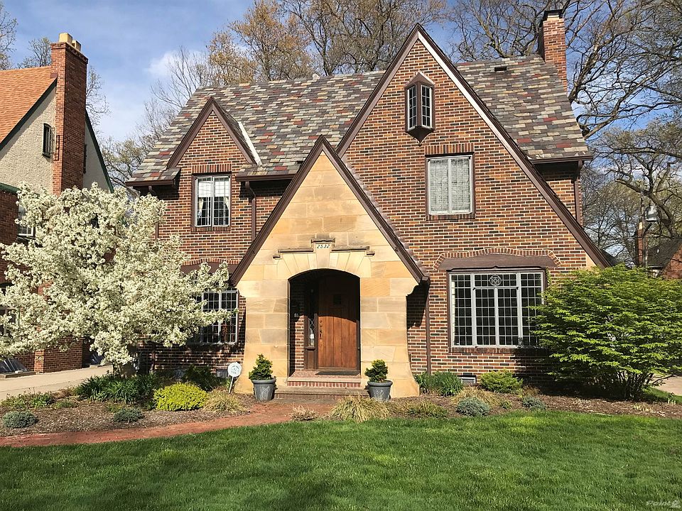 1st image of 2532 Meadowwood Dr