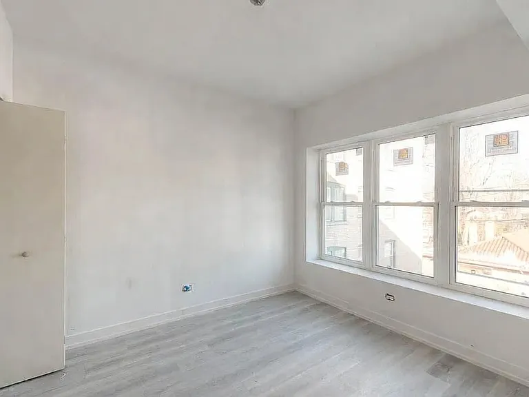 4939 N Saint Louis Ave #3N — Photo 2