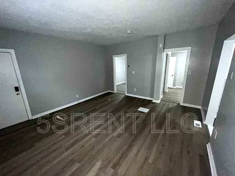 240 S Mary Ellen St #B — Photo 2