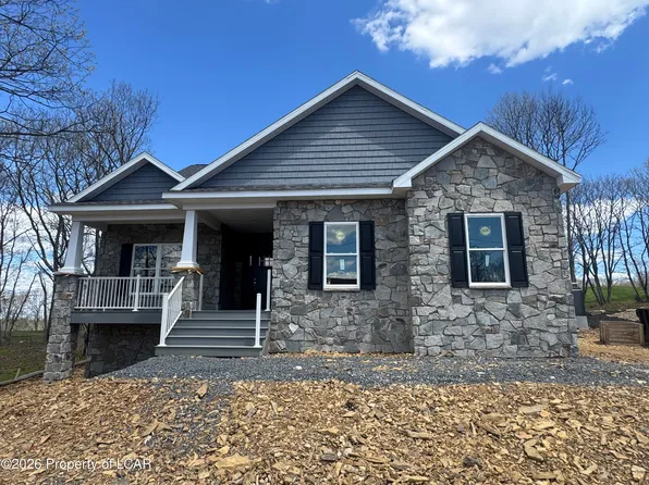 265 Turnberry Ln, Hazle Township, PA 18202