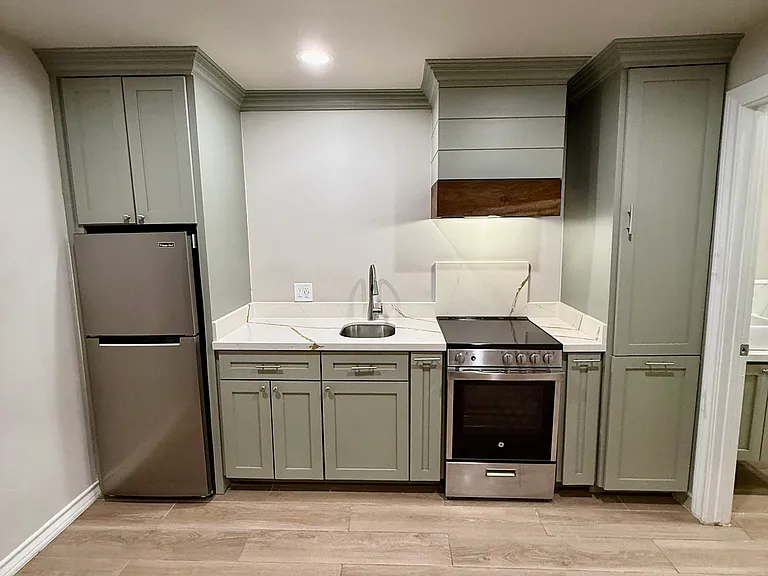 2314 La Feria Rd #B — Photo 3