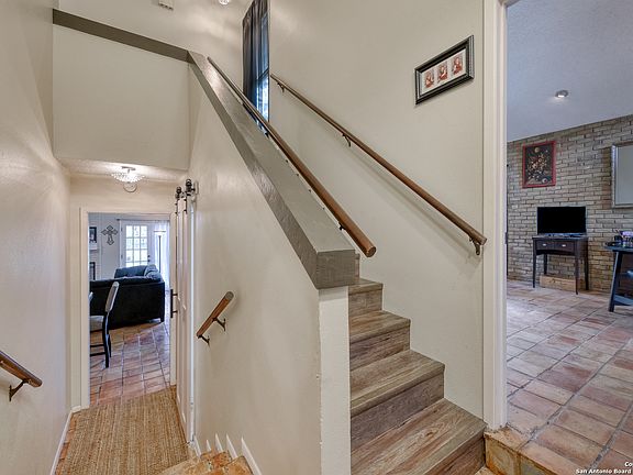 3rd image of 3034 CLEARFIELD DR