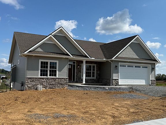 3rd image of 111 Starlight Ln
