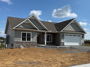 111 Starlight Ln, Lebanon, PA 17046