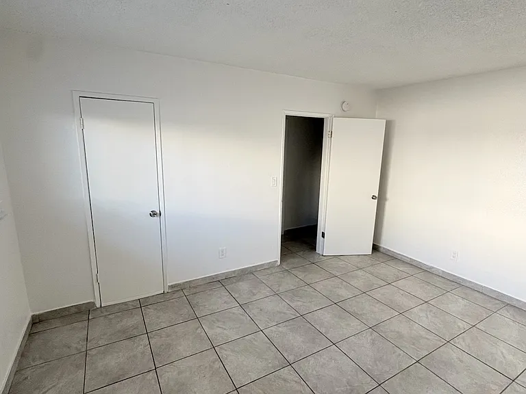 6623 Woodley Ave #6 — Photo 9