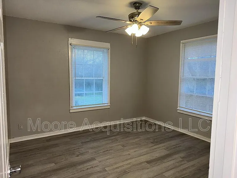 500 W Burrell St — Photo 3