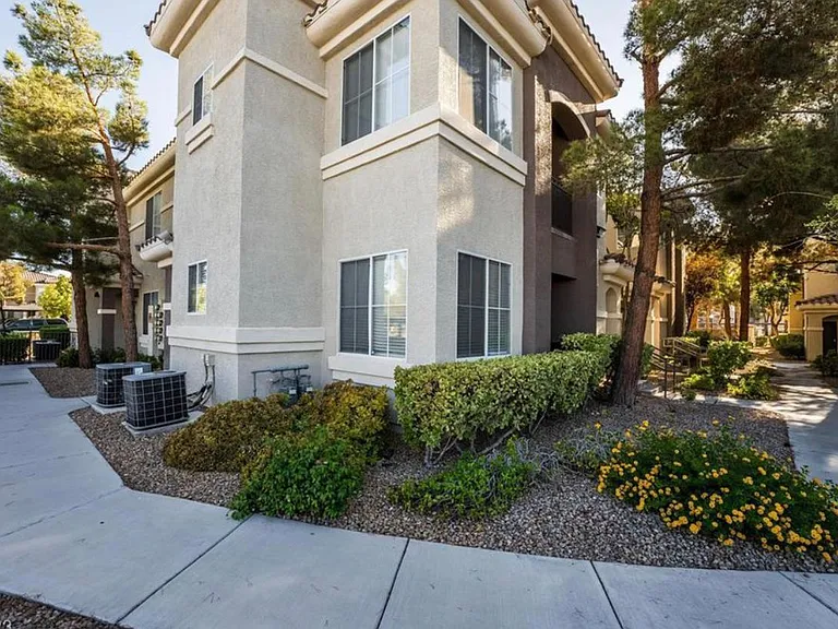 9050 W Warm Springs Rd #2147 — Photo 5