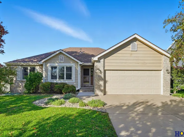 7848 Red Oak Rd, Lincoln, NE 68516