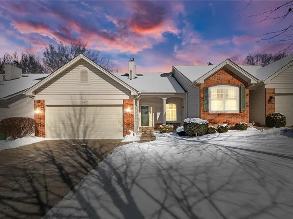 649 Hawk Run Dr #25A, O'Fallon, MO 63368