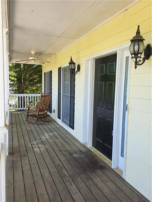 4 bed, 3.5 bath, 2470 sqft, $3,745 — Photo 4