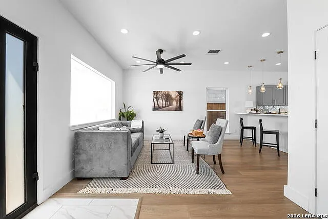 117 Carle Ave — Photo 7