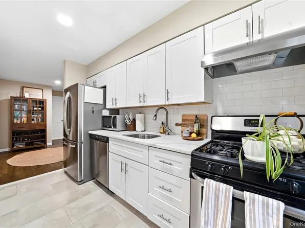 130 Church Street #3A, Kings Park, NY 11754