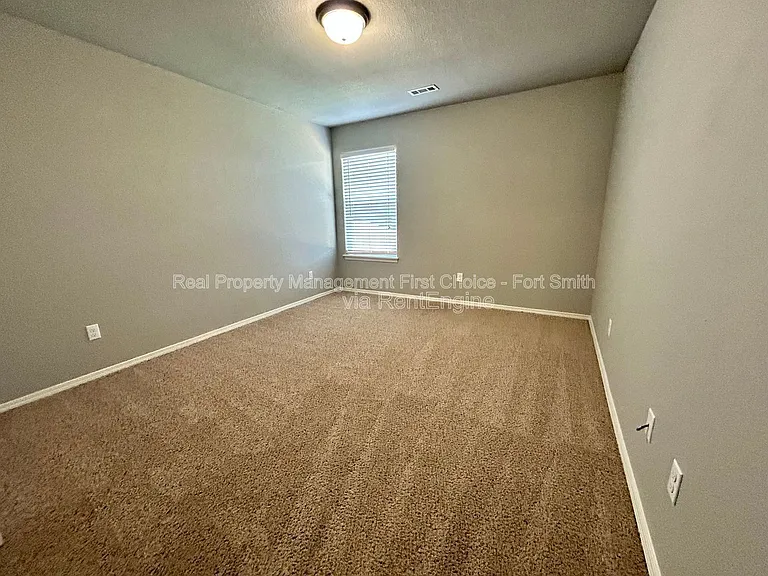 423 Ridge Point Dr — Photo 23