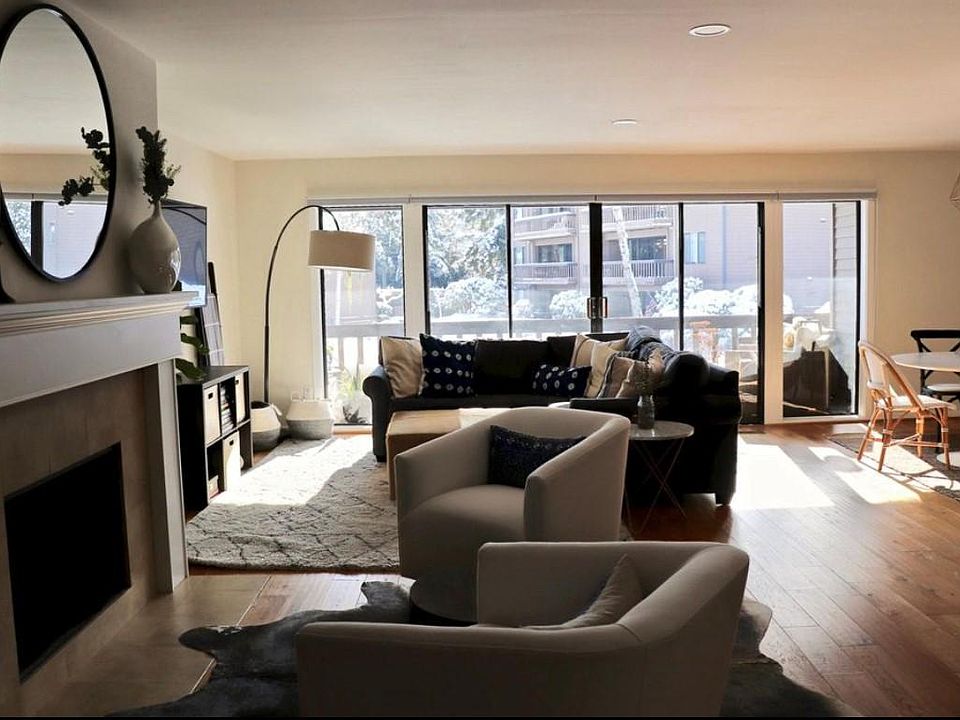 Inside entry view of open floorplan