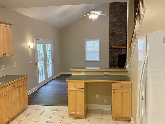 4th image of 2601 Meadow Ln #1