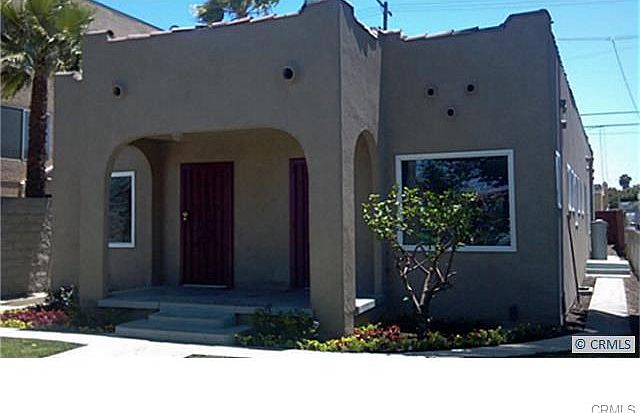 1st image of 1038 W 83rd St
