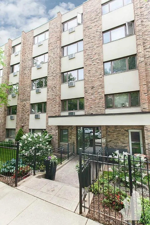 Studio, 400 sqft, $1,895 — Photo 1
