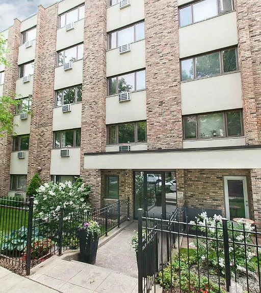 620 W Wrightwood Ave #3 — Photo 1