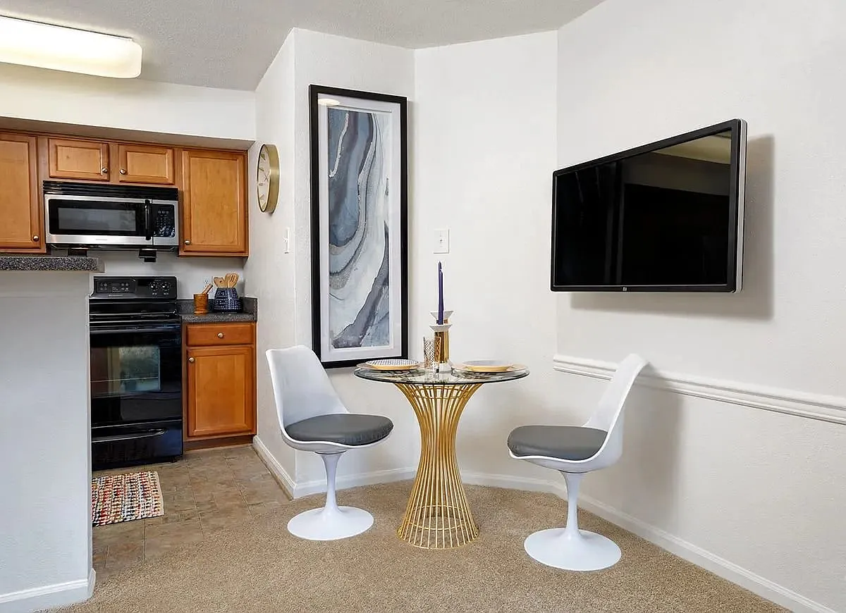 Wyndham at Hampton Apartments — Photo 3