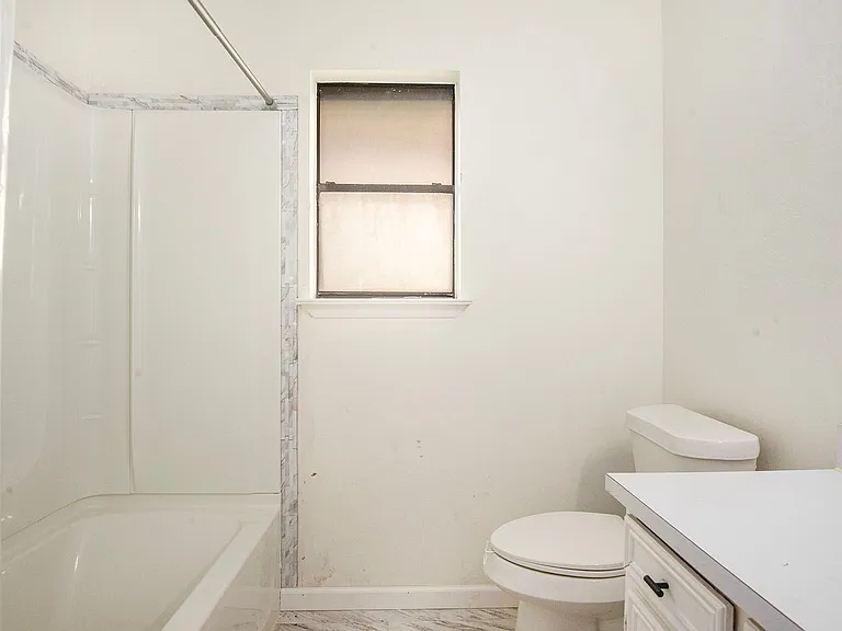 6819 W Cleburne Rd — Photo 20