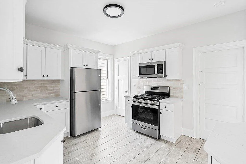 3-65 Wyman St — Photo 1