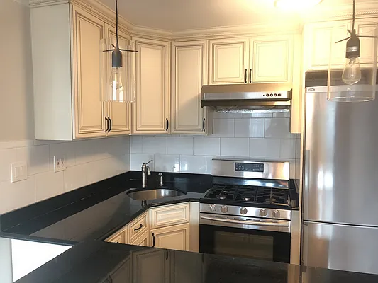 Rented by Century 21 New Golden Age Realty | media 19