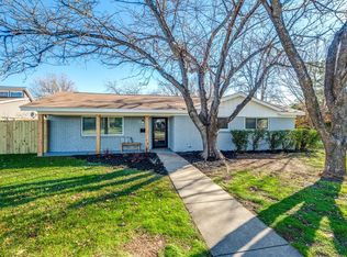 213 Wilshire Dr, Euless, TX 76040