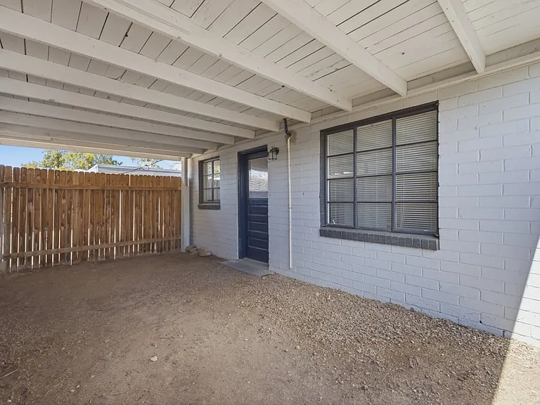 2120 N Forgeus Ave #B — Photo 18