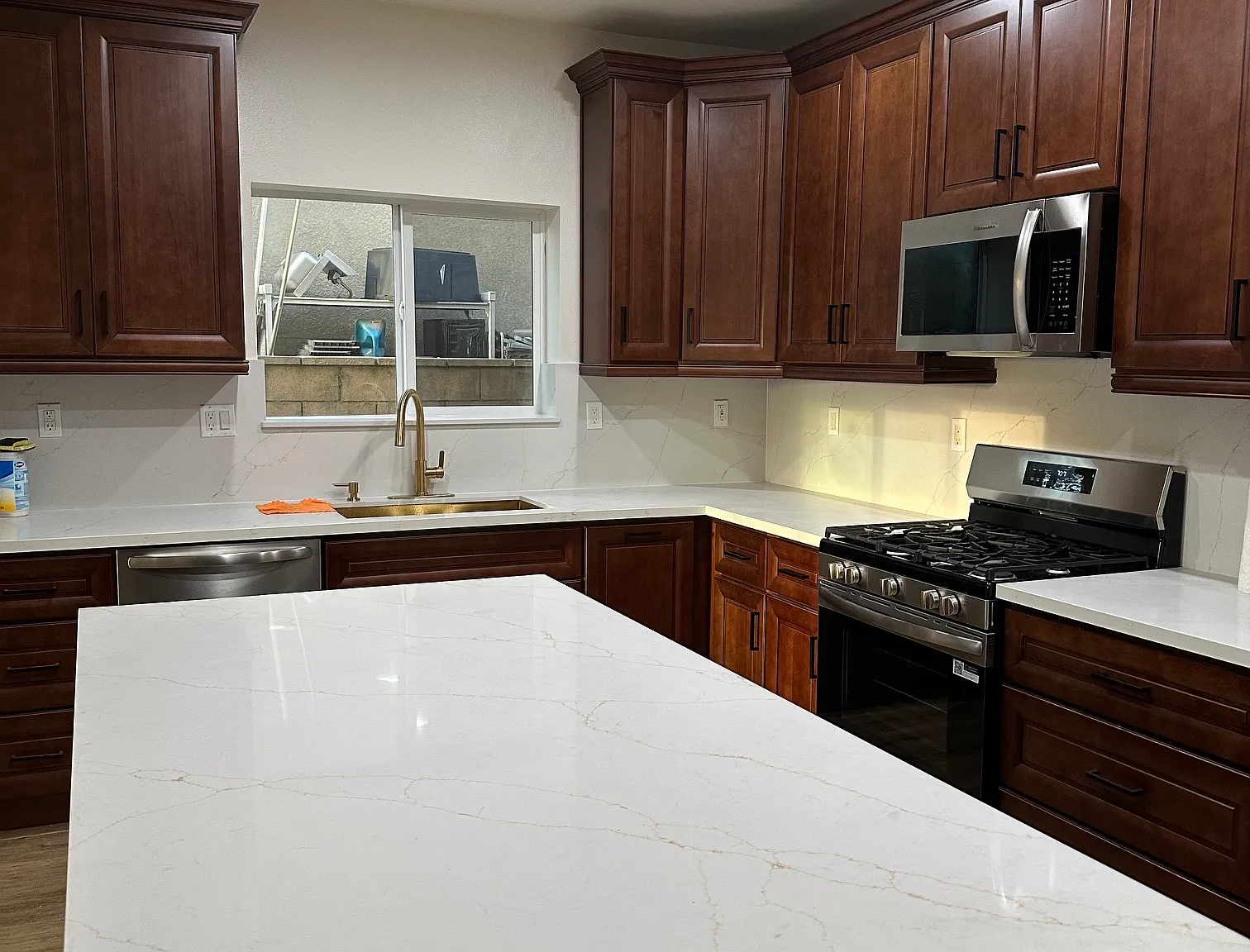 4 bed, 2611 sqft, $4,000 — Photo 2