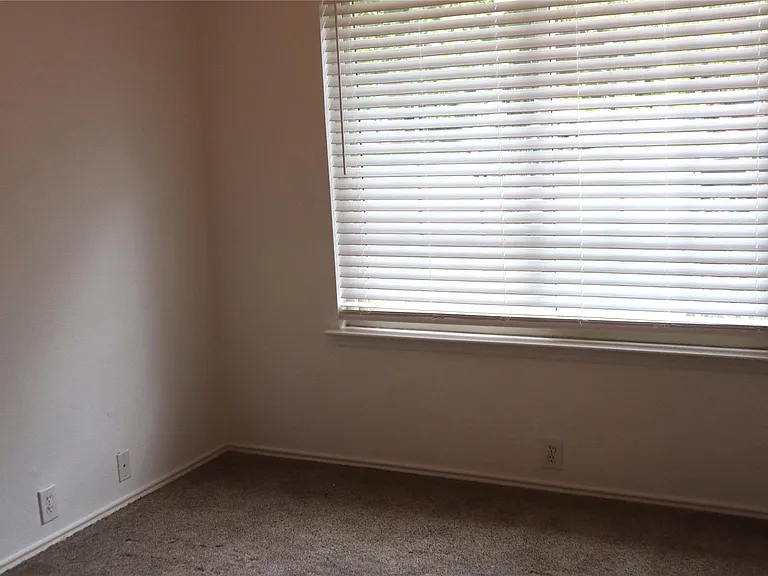 19306 Wading River Dr — Photo 15