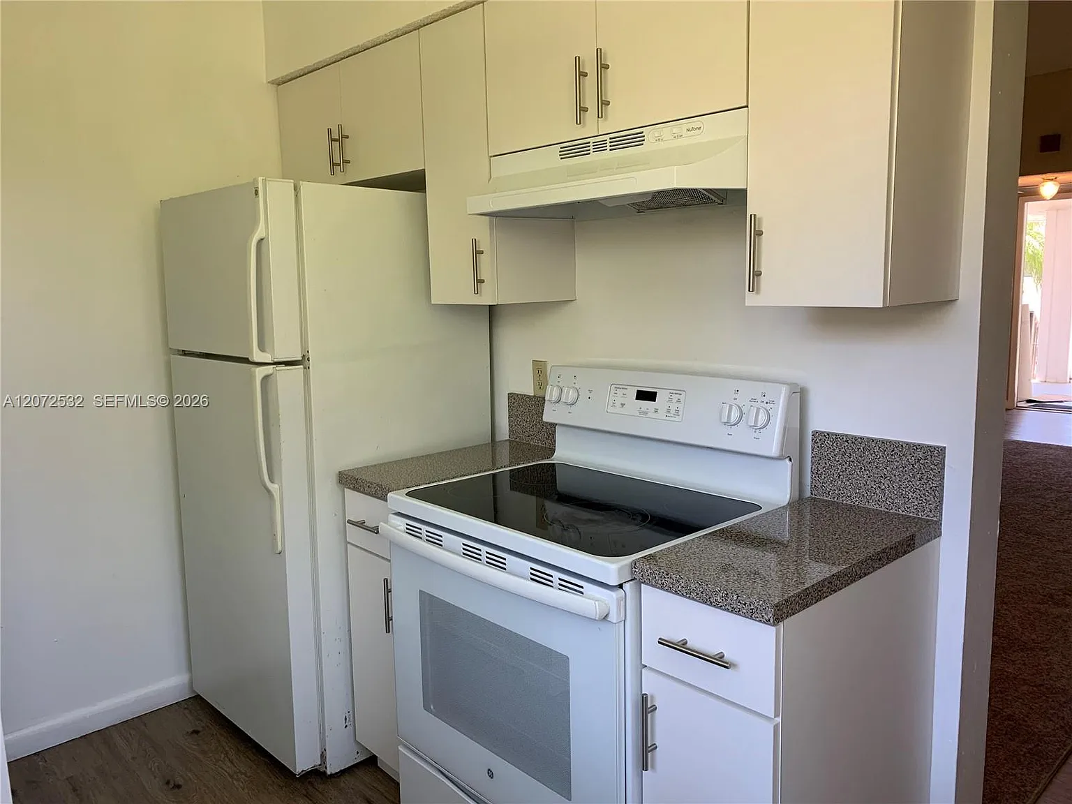 Lakeshore Condo I — Photo 3