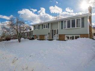 85 Amaranth Cres, Halifax, NS B2W 4C1