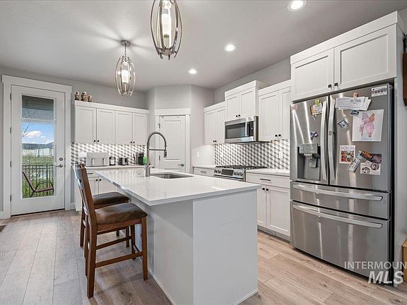 5th image of 2036 E Knobcone Dr