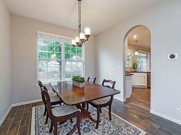 5th image of 246 Berkshire Ln