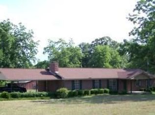 645 Spruce Rd, Graceville, FL 32440