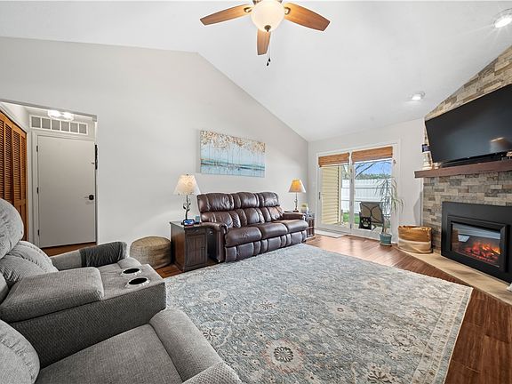 3rd image of 8320 Leisure Dr