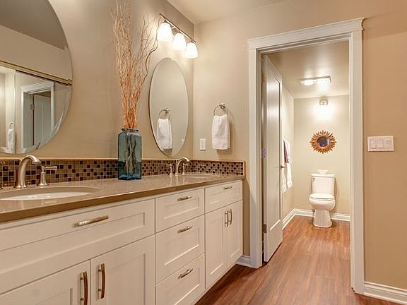 Master Bath - Quartz counter
