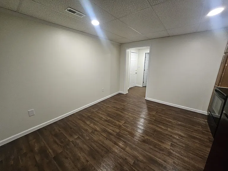 145 Quailwood Pkwy #11 — Photo 4