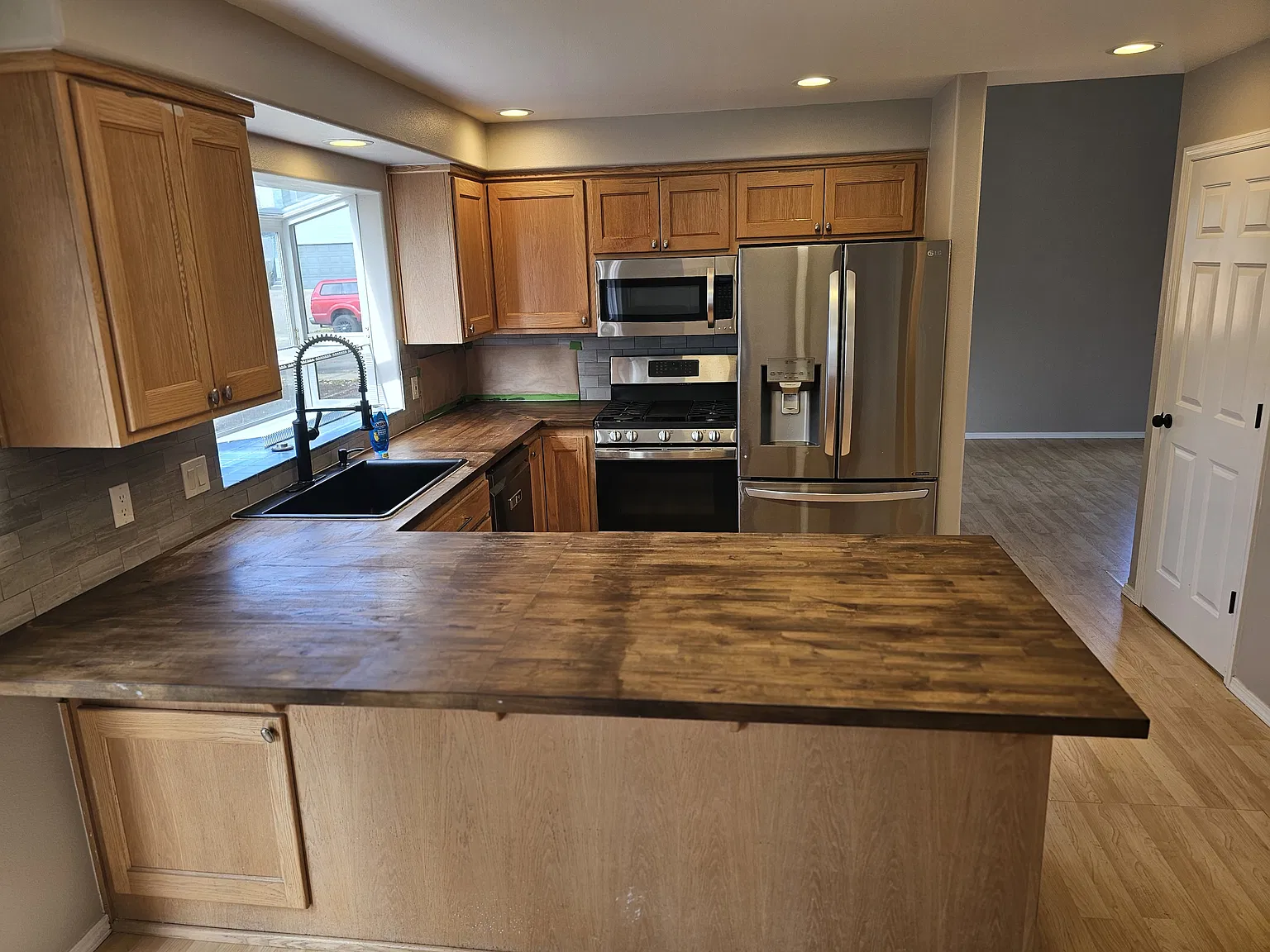 3 bed, 2.5 bath, 1598 sqft, $2,850 — Photo 3