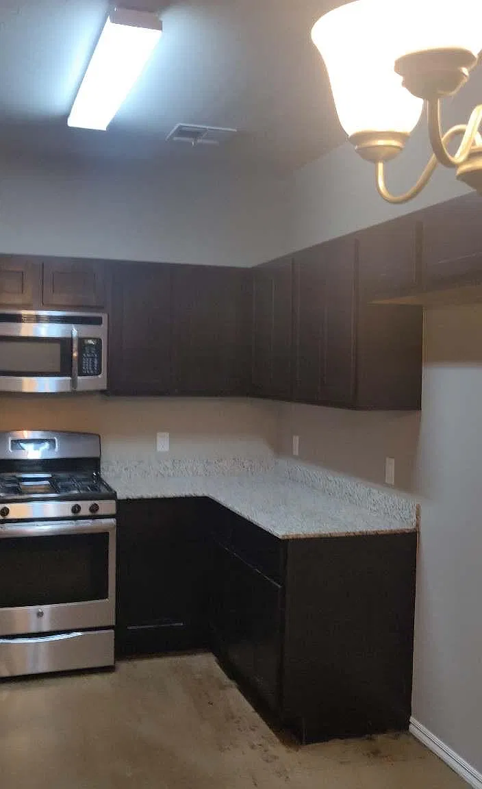 3 bed, 1250 sqft, $1,490 — Photo 1