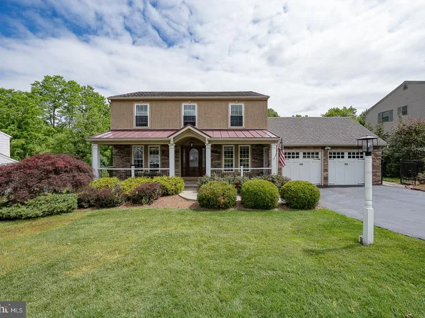 3 Iroquois Dr, Royersford, PA 19468