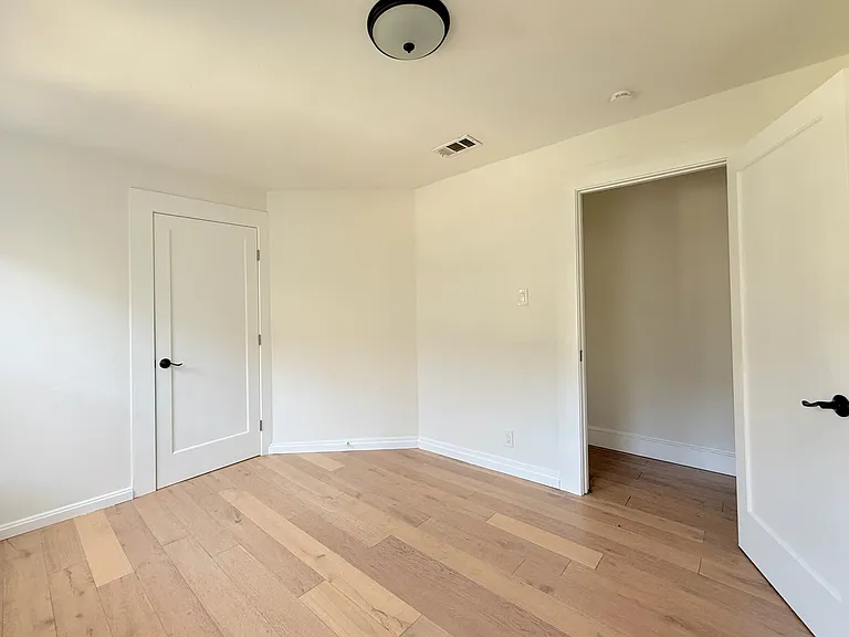 3827 West St #A — Photo 22