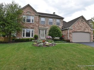 229 Shawnee Cir, Bartlett, IL