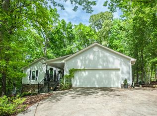 1303 S Arrowhead Dr, Westminster, SC 29693