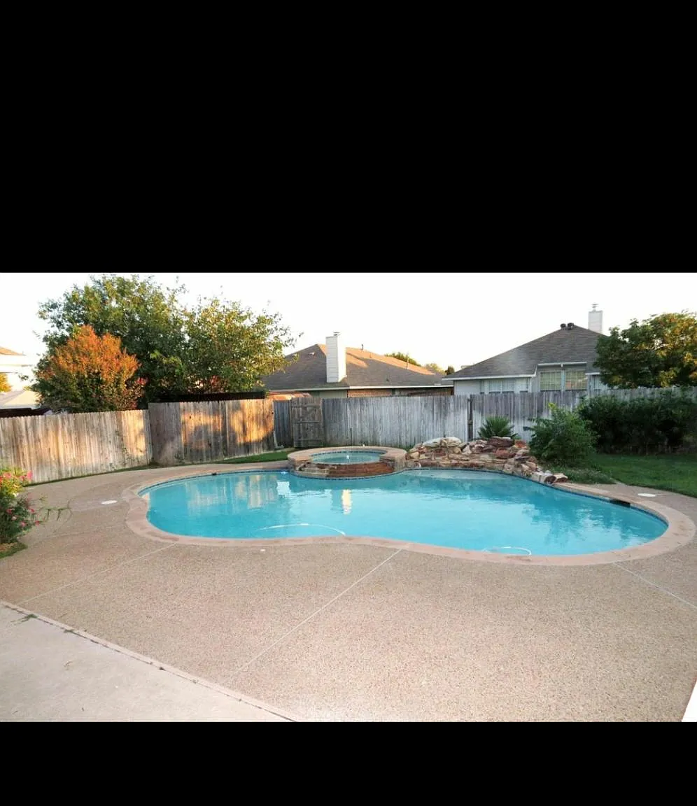 3924 Berrybush Ln — Photo 1