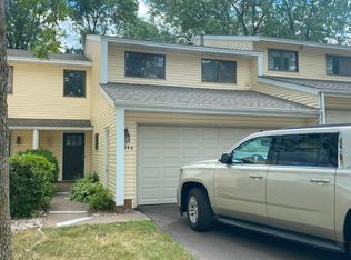 946 Sylvia Ln, Shoreview, MN 55126