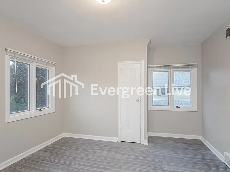 408 Tremont Ave — Photo 11