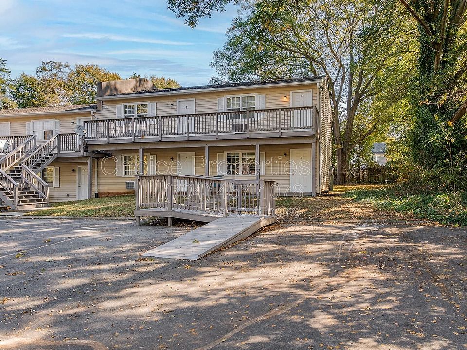 1st image of 2611 Holton Ave APT 2