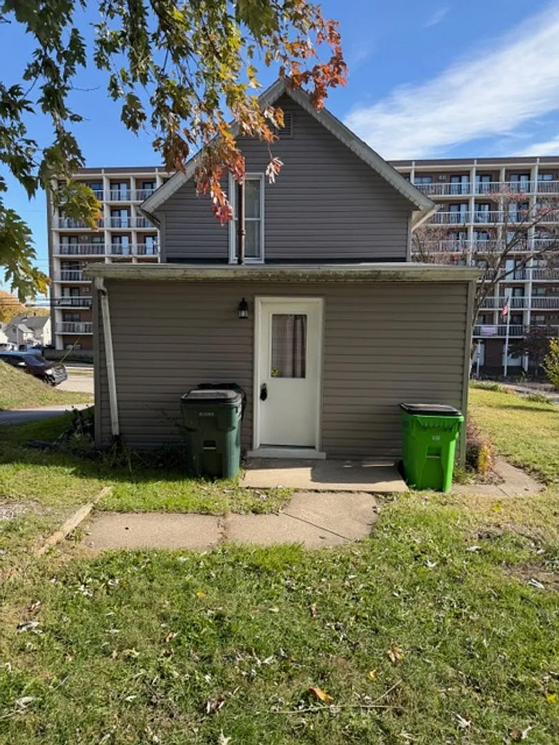 2 Bedrooms & 1 Bathroom in Barberton (West Side) — Photo 4