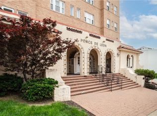 4555 Main St APT 302, Kansas City, MO 64111